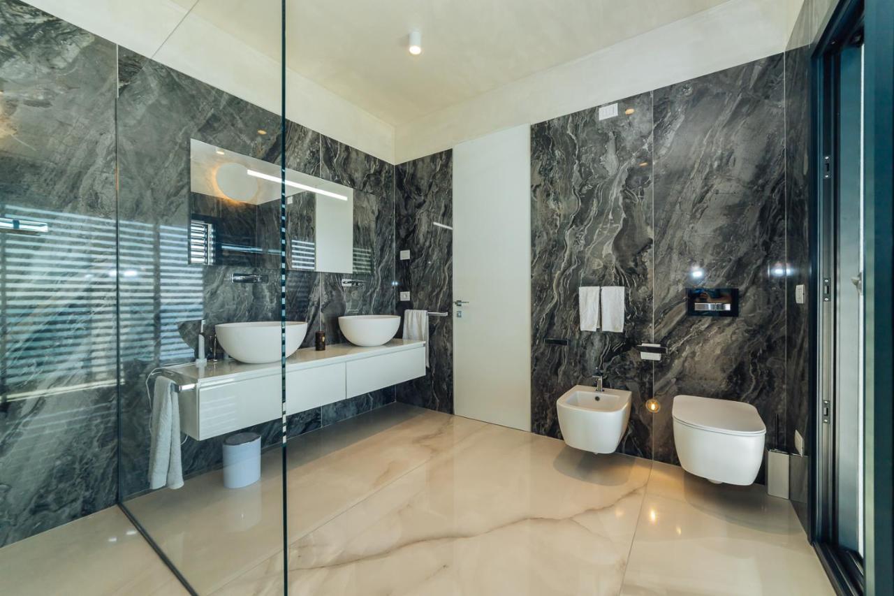 Villa Sabrina Riviera Dei Fiori A Picco Sul Mare Con Piscina Privata ,Wellness & Spa Imperia Kültér fotó